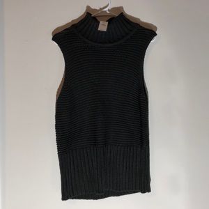 Sleeveless turtleneck sweater